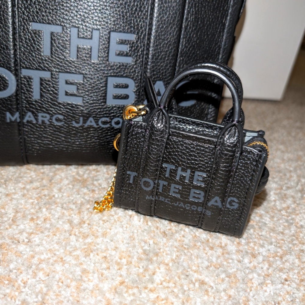 Micro Marc Jacobs The Tote Bag Charm